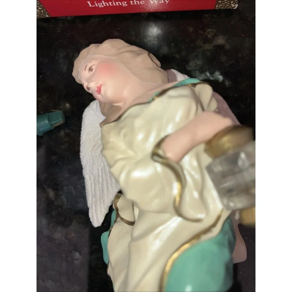 1992 Hallmark Christmas Ornament LIGHTING THE WAY Magic Flickering Light Angel